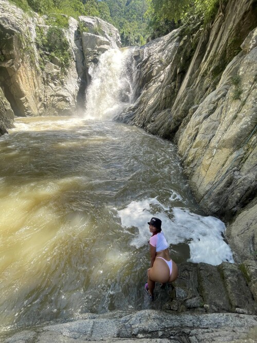 IMG 1565461d89f5e6b94658