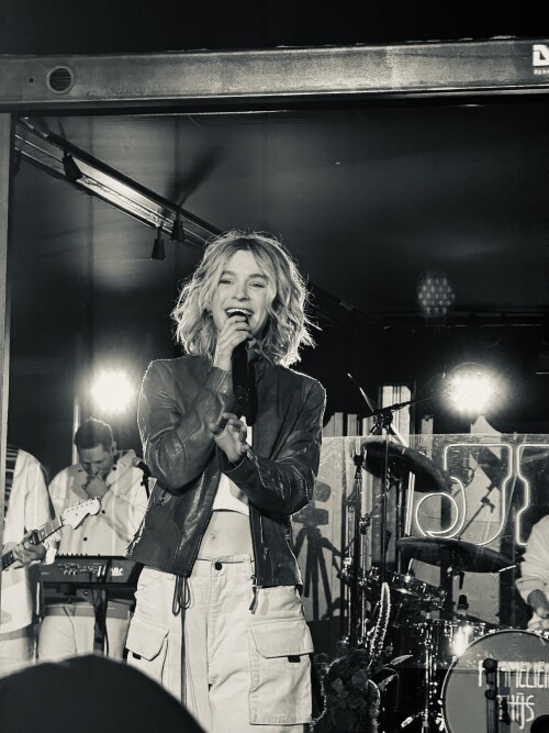 IMG 177141901ed5b9d8f3e0