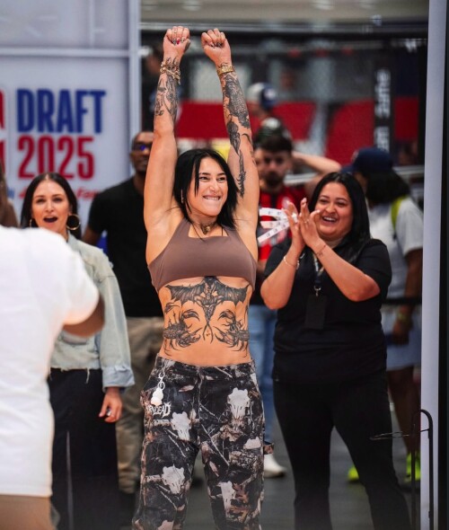 IMG 1920fc18f898b4f04636