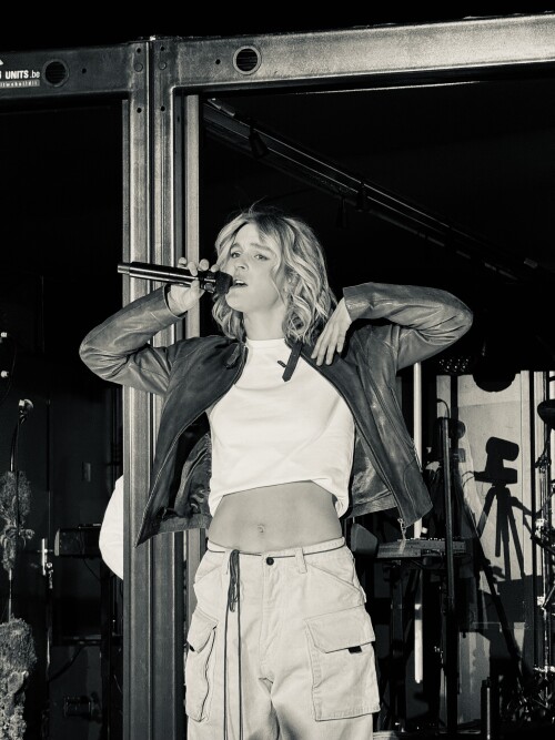 IMG 194594725de235637ae3