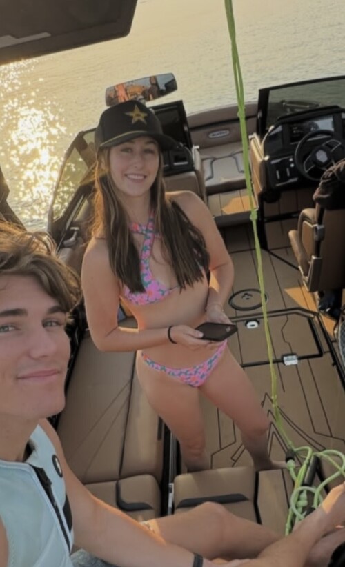 IMG 19493fbd43a725e8d152