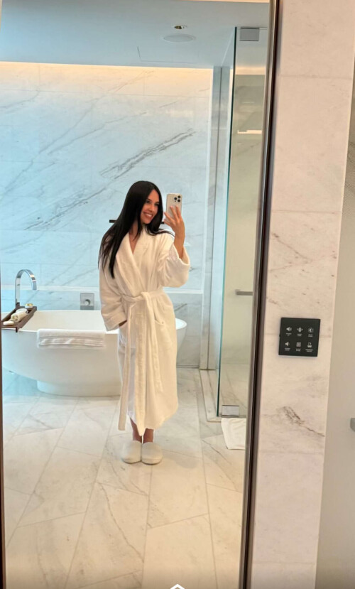 IMG 1993210772856f3f0986