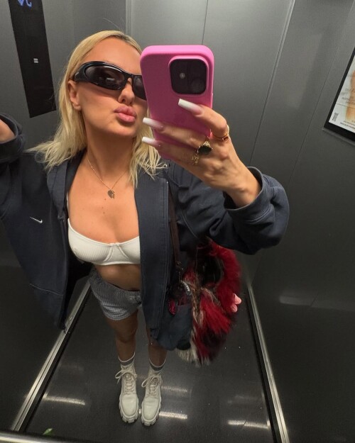 IMG 200855eae54b99d6425a