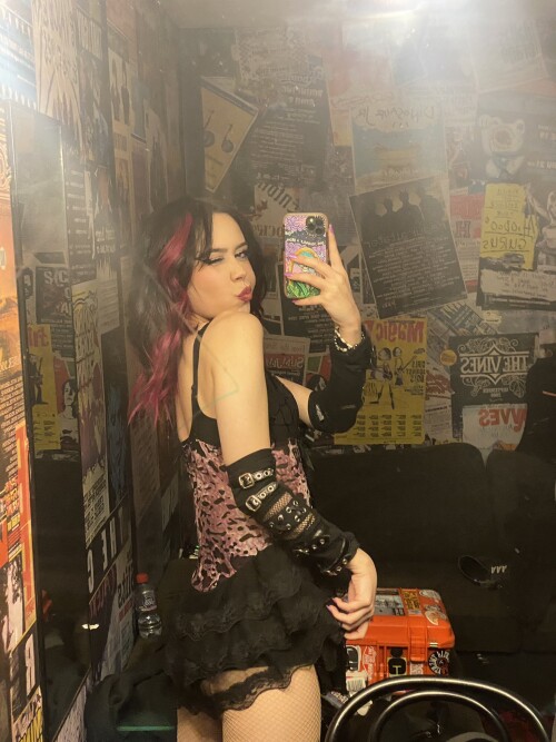 IMG 22679e97f56122603051