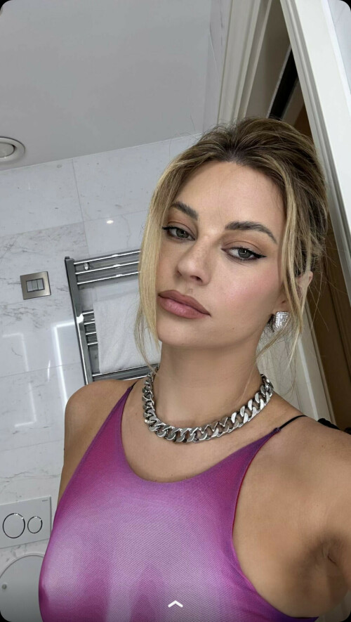 IMG 253275abe44ec1303808