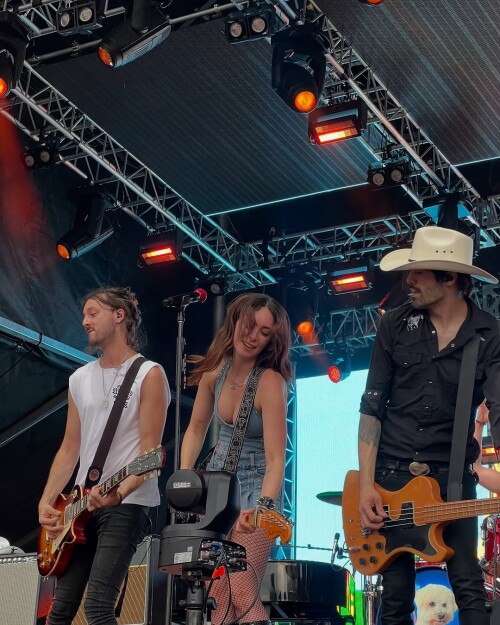 IMG 262153fc9bbb49869984