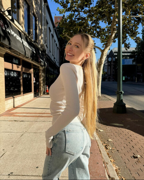 IMG 299416524efaad05e728