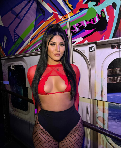 IMG 32217cd32045350f9924