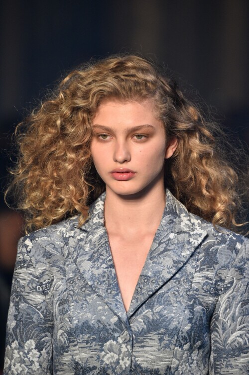 PARIS, FRANCE - MARCH 01:  Dorit Revelis walks the runway during the Off-White show as part of the Paris Fashion Week Womenswear Fall/Winter 2018/2019 on March 1, 2018 in Paris, France.  (Photo by Peter White/Getty Images)