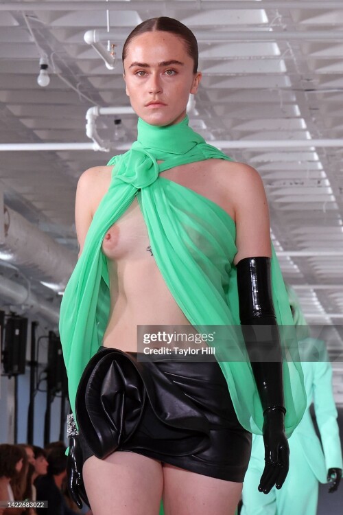 NEW YORK, NEW YORK - SEPTEMBER 10: Ella Emhoff walks the runway during the S/S 2023 Prabal Gurung fashion show during New York Fashion Week at United Nations Plaza on September 10, 2022 in New York City. (Photo by Taylor Hill/FilmMagic)