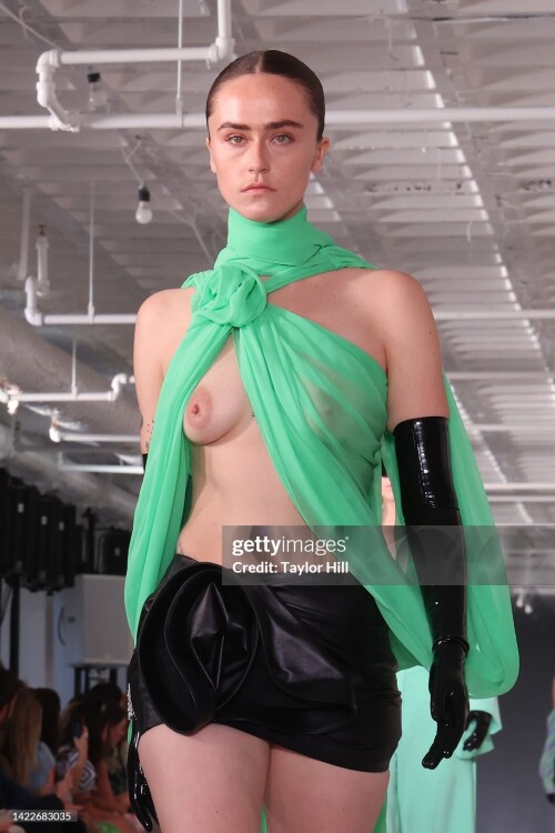 NEW YORK, NEW YORK - SEPTEMBER 10: Ella Emhoff walks the runway during the S/S 2023 Prabal Gurung fashion show during New York Fashion Week at United Nations Plaza on September 10, 2022 in New York City. (Photo by Taylor Hill/FilmMagic)