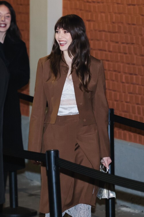 Milan, ITALY  - Guests arrive at the Vivetta fashion show during the Milan Fashion Week - Womenswear Fall/Winter 2025/2026 in Milan, Italy.Pictured: Elizabeth OlsenBACKGRID USA 26 FEBRUARY 2025 USA: +1 310 798 9111 / usasales@backgrid.comUK: +44 208 344 2007 / uksales@backgrid.com*UK Clients - Pictures Containing ChildrenPlease Pixelate Face Prior To Publication*