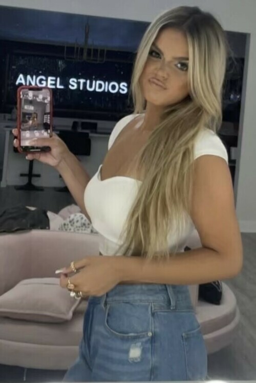 IMG 37895799210314891511