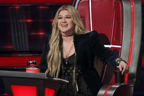 THE VOICE -- The Battles Premiere Episode 2307  -- Pictured: Kelly Clarkson -- (Photo by: Trae Patton/NBC)