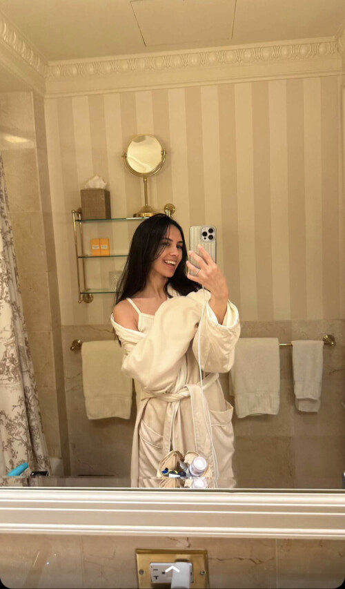 IMG 51624e6424aaf7779e05