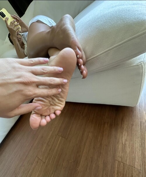 IMG 56277013497424777d21