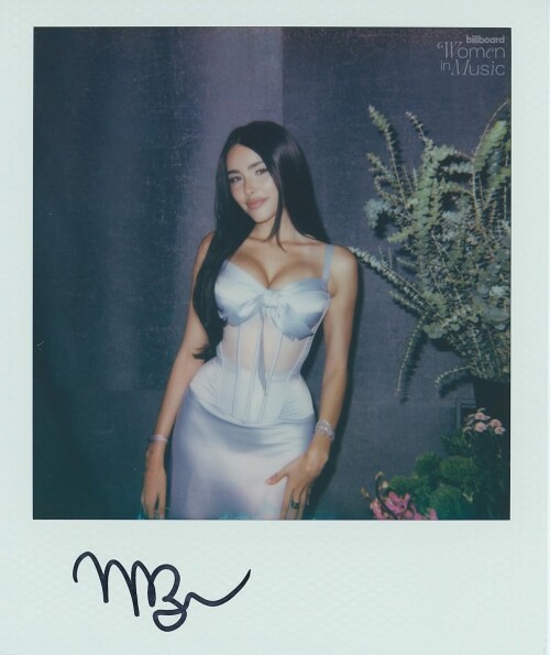 IMG 56495d40c90db3daed16