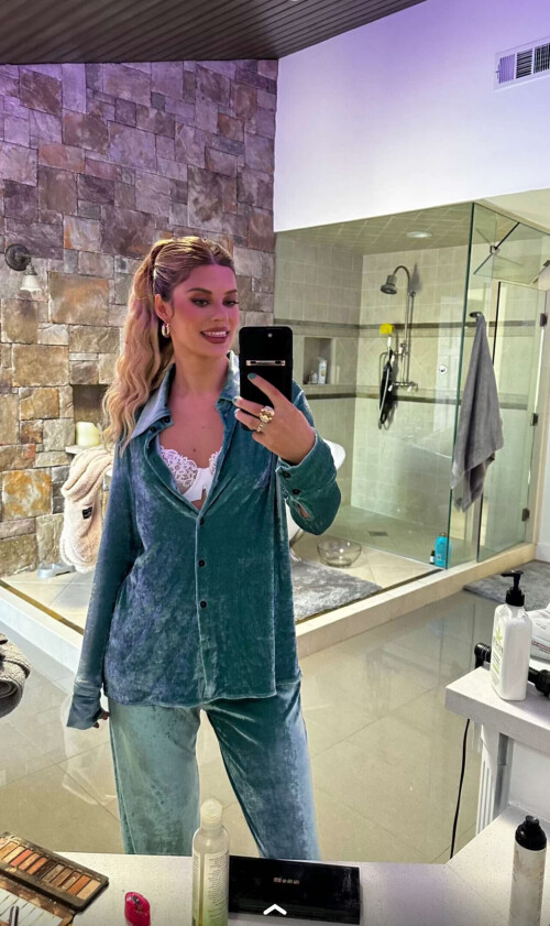 IMG 58780e02d67420e87408