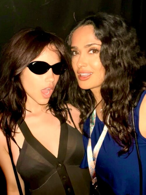 IMG 60043974327354166a27