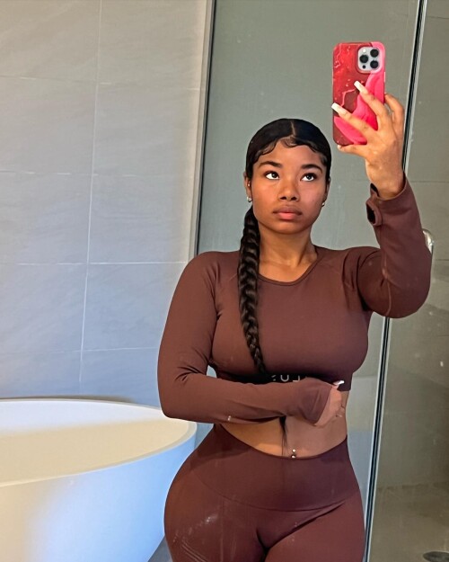 IMG 6165d8930ba2edf84b56