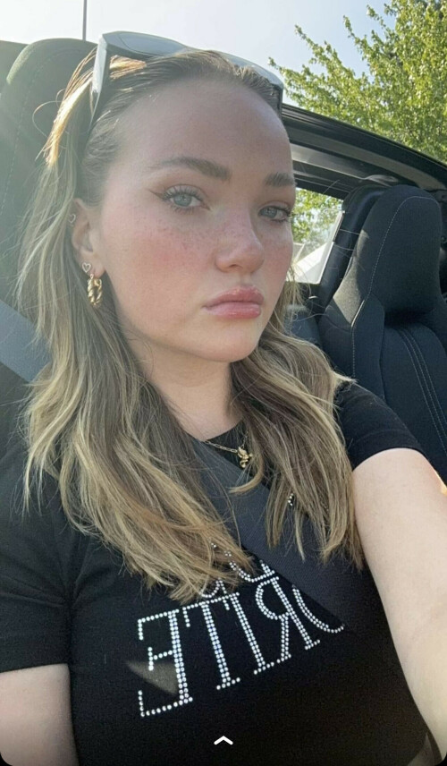 IMG 63799ccde550ecb14844