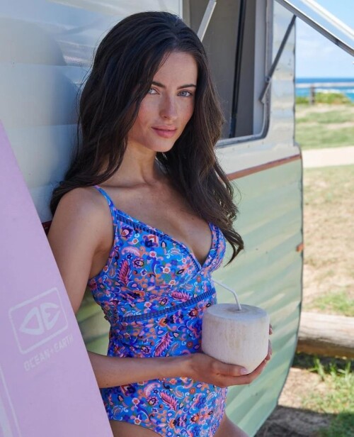 IMG 63891f86765052f16aff