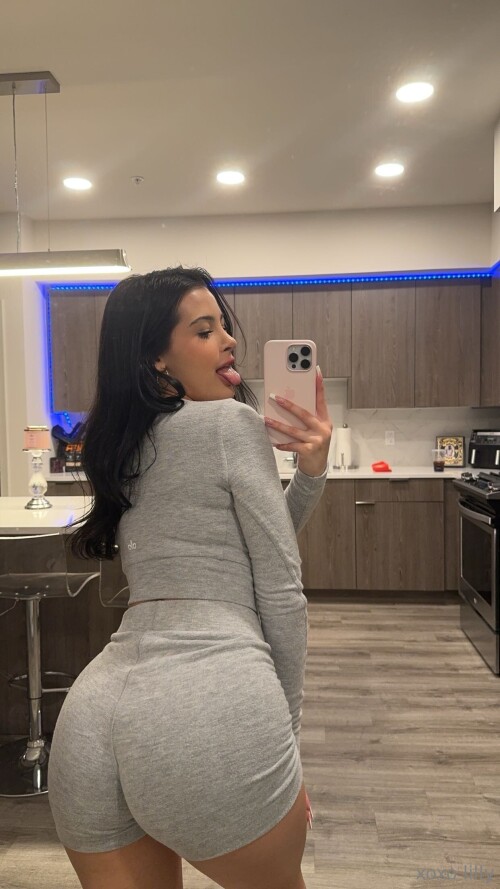 IMG 64874d5052fffb99c754