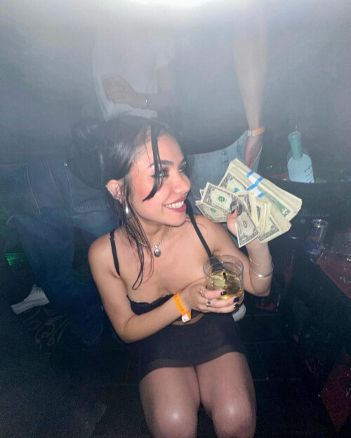 IMG 6799ce84083c4ea2ba72