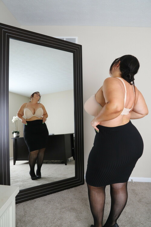 IMG 690525dd6bb7c3b67e8c