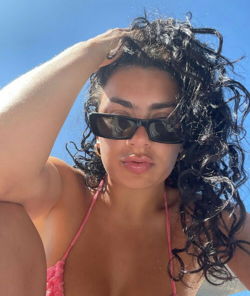 IMG 76893e81d5ec4e94a3b8