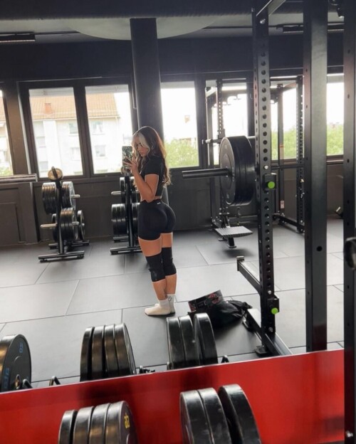 IMG 80143dfcbd8c7a5fba61