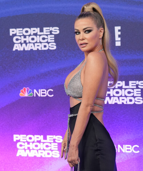 Carmen Electra arrives at the 2022 People's Choice Awards held at the Barker Hangar in Santa Monica, CA on Tuesday, December 6, 2022. (Photo By Sthanlee B. Mirador/Sipa USA)