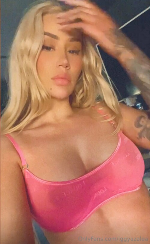 Iggy Azalea in pink bra 09 26 20234f5734cfe1f9c8f3