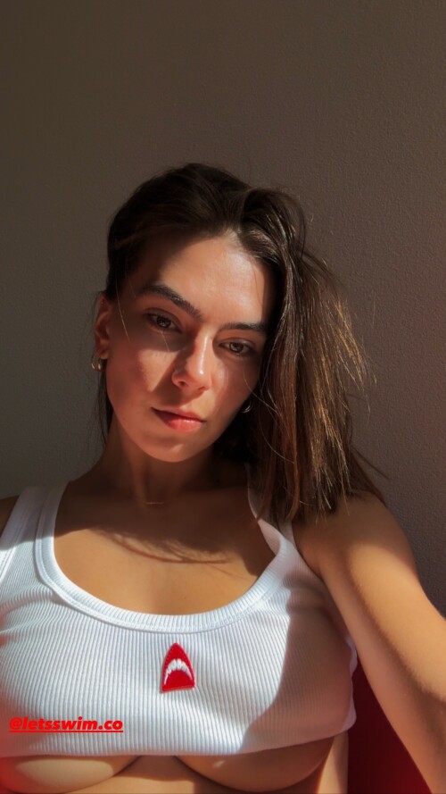 Imagef595f24271990072