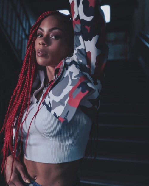 Ins 21180078457df987356336cab7