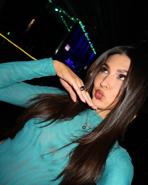 Ins 794438217a755e07f3214bbaa