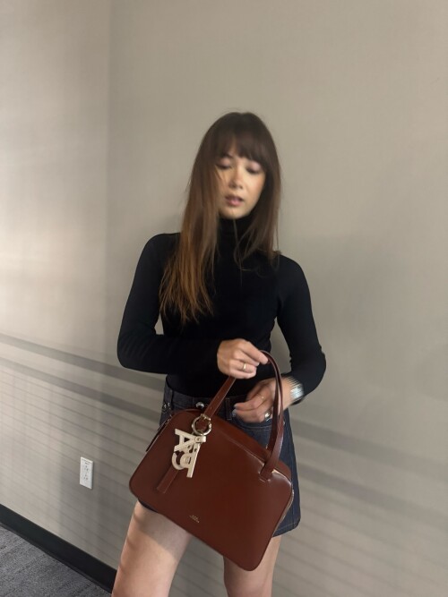 Instagram 37200015880152891597bdecacf5c427160