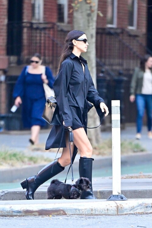 Irina Shayk Out in New York 10 22 2024 13 1d574e646eee4a14