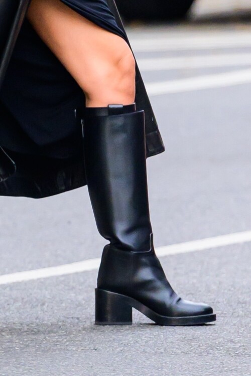 Irina Shayk Out in New York 11 20 2024 16 abecb2ec9696e01b