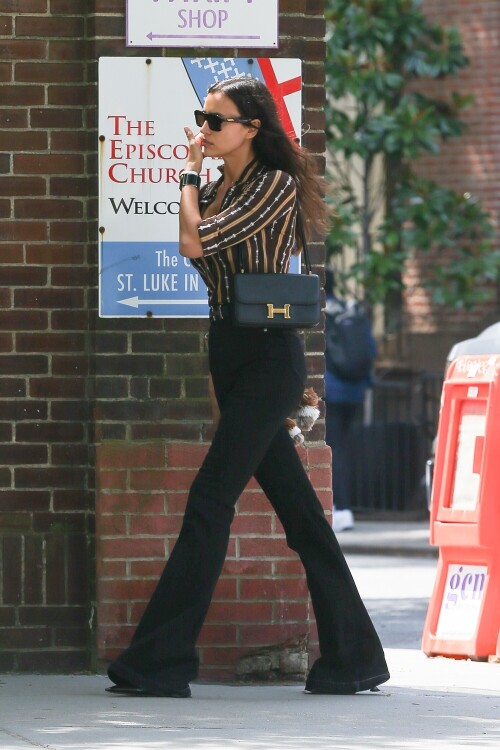 Irina Shayk out in New York 06 04 2024 45 7d83af412c7200da