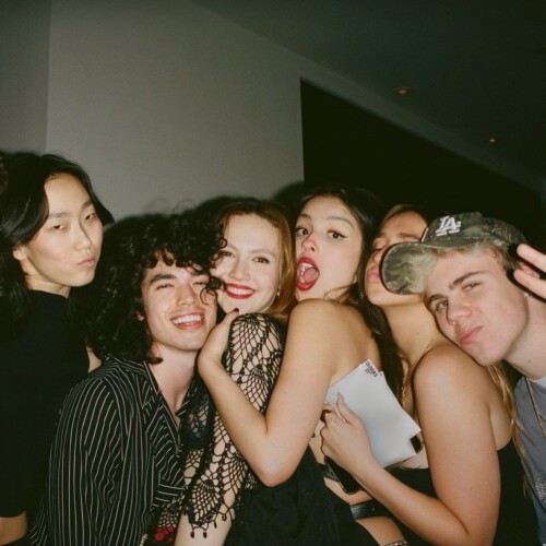 Iris Apatow 28a8d6b193fd4e097