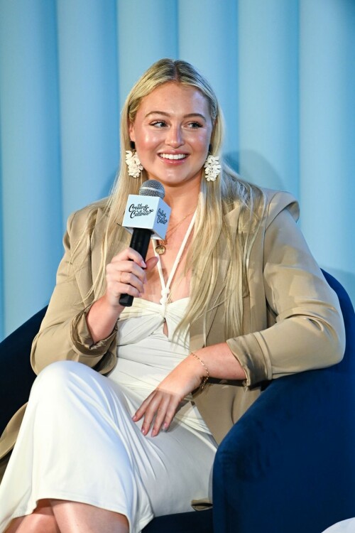 Iskra Lawrence at Create Cultivate LA Conference 2023 in Los Angeles 06 10 2023 2 c4fa8358fa0287d3