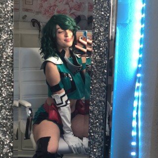 Izuku-Midoriya-281adfe61bae0fc5f