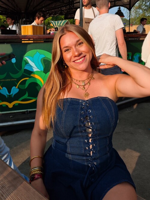 JI 1011ce49e9c1a856af