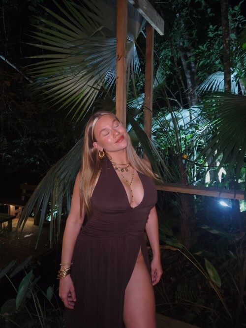 JI 56f187e589cc8a438