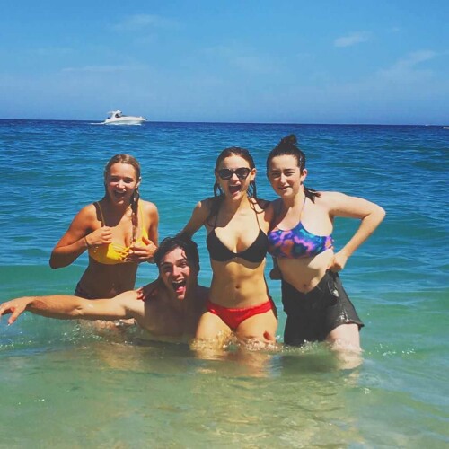 JK 11997571805371f209