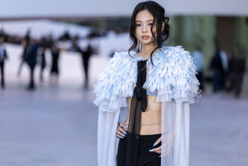 Jennie Kim au dfil Chanel au Grand Palais, "Collection Haute Couture Printemps/Et 2025" lors de la Fashion Week de Paris (PFW), le 28 janvier 2025.  Olivier Borde / Bestimage Celebrities at the Chanel show at the Grand Palais, "Haute Couture Spring/Summer 2025 Collection" during Paris Fashion Week (PFW), January 28th, 2025.