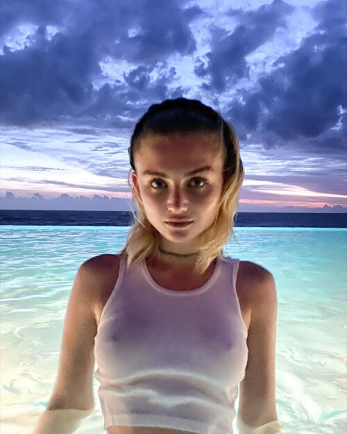 JW 1b4063b4d7db27284