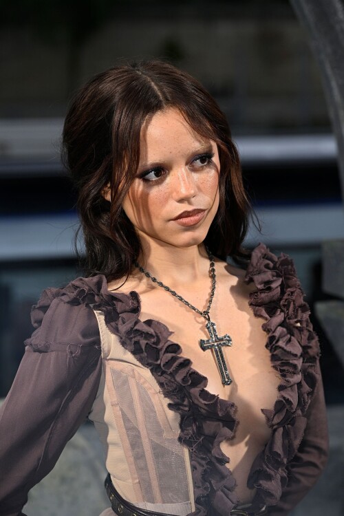 J 5 c28f55fcee69cd98