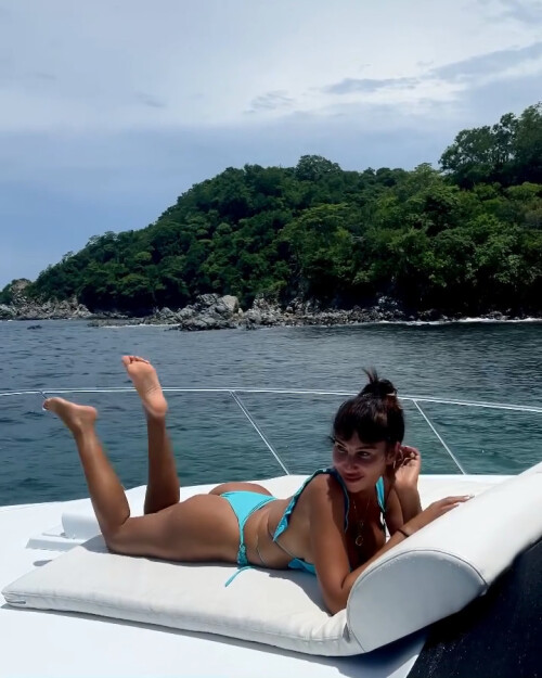 Jackie Cruz Feet 6061843